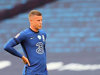 Villa sign Ross Barkley on loa...